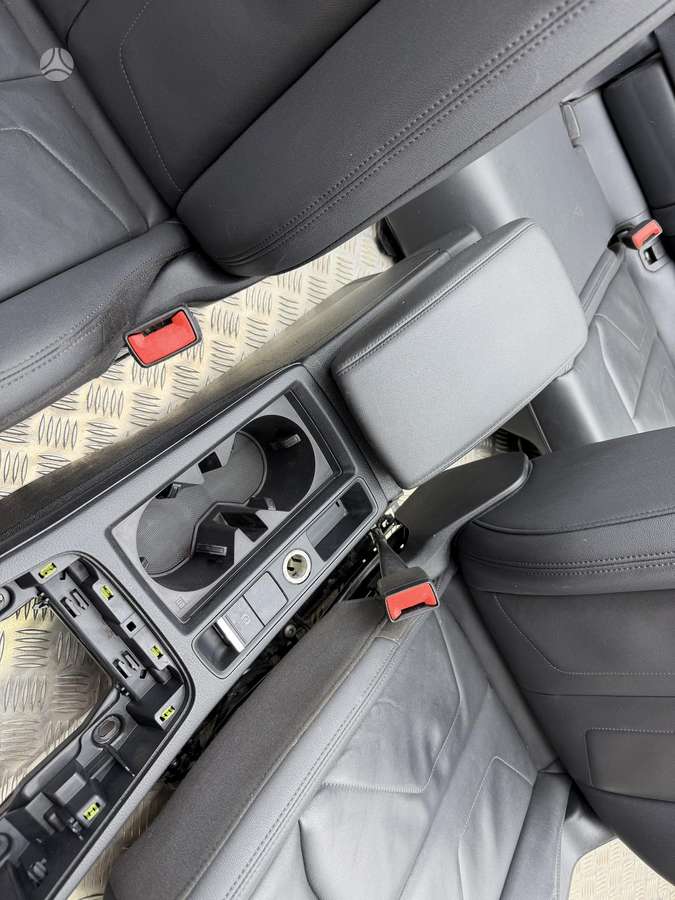 Audi Q3 salono detalės
