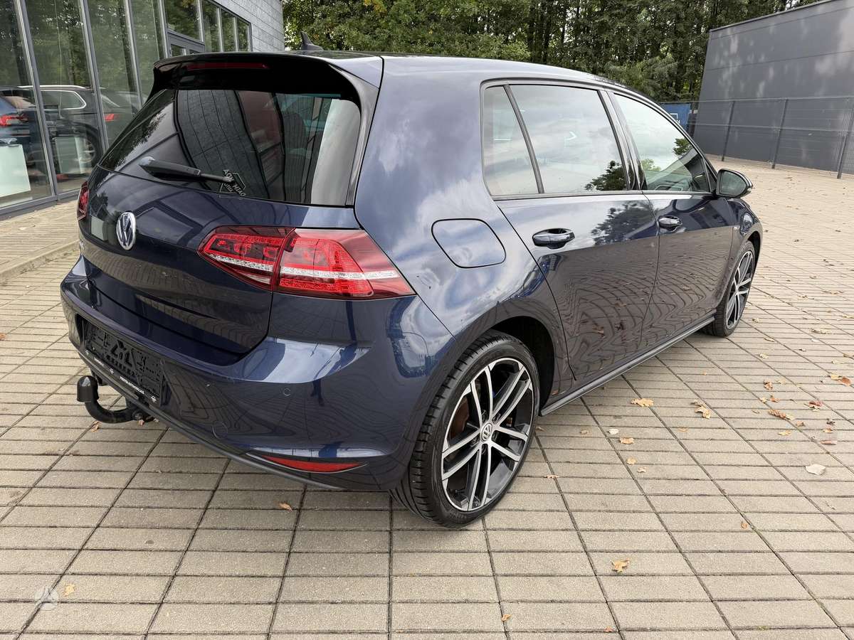 Volkswagen Golf - 3