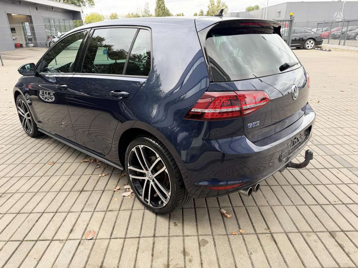 Volkswagen Golf - 4