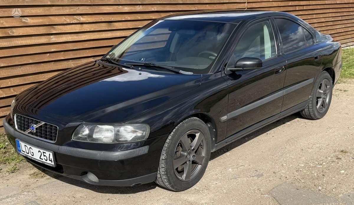 Volvo S60 - 1
