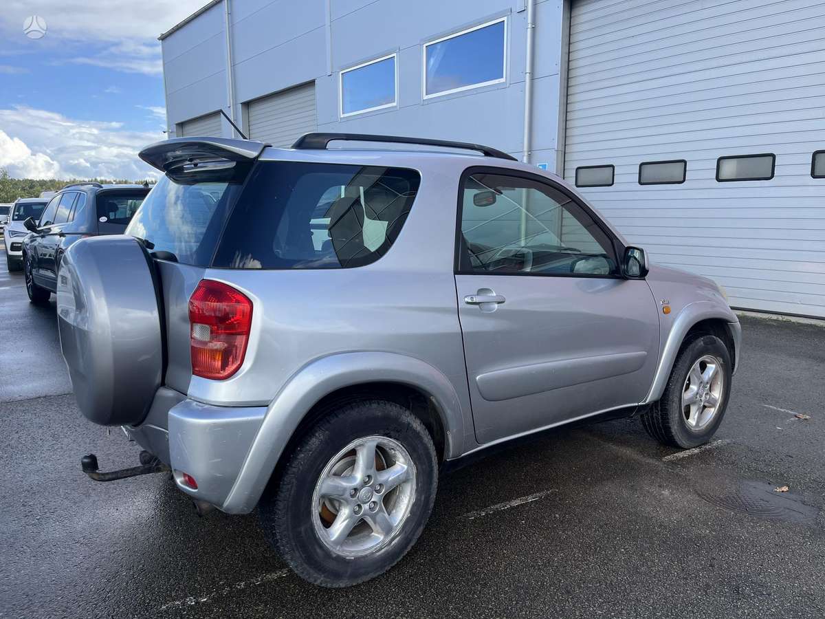 Toyota RAV4 - 4