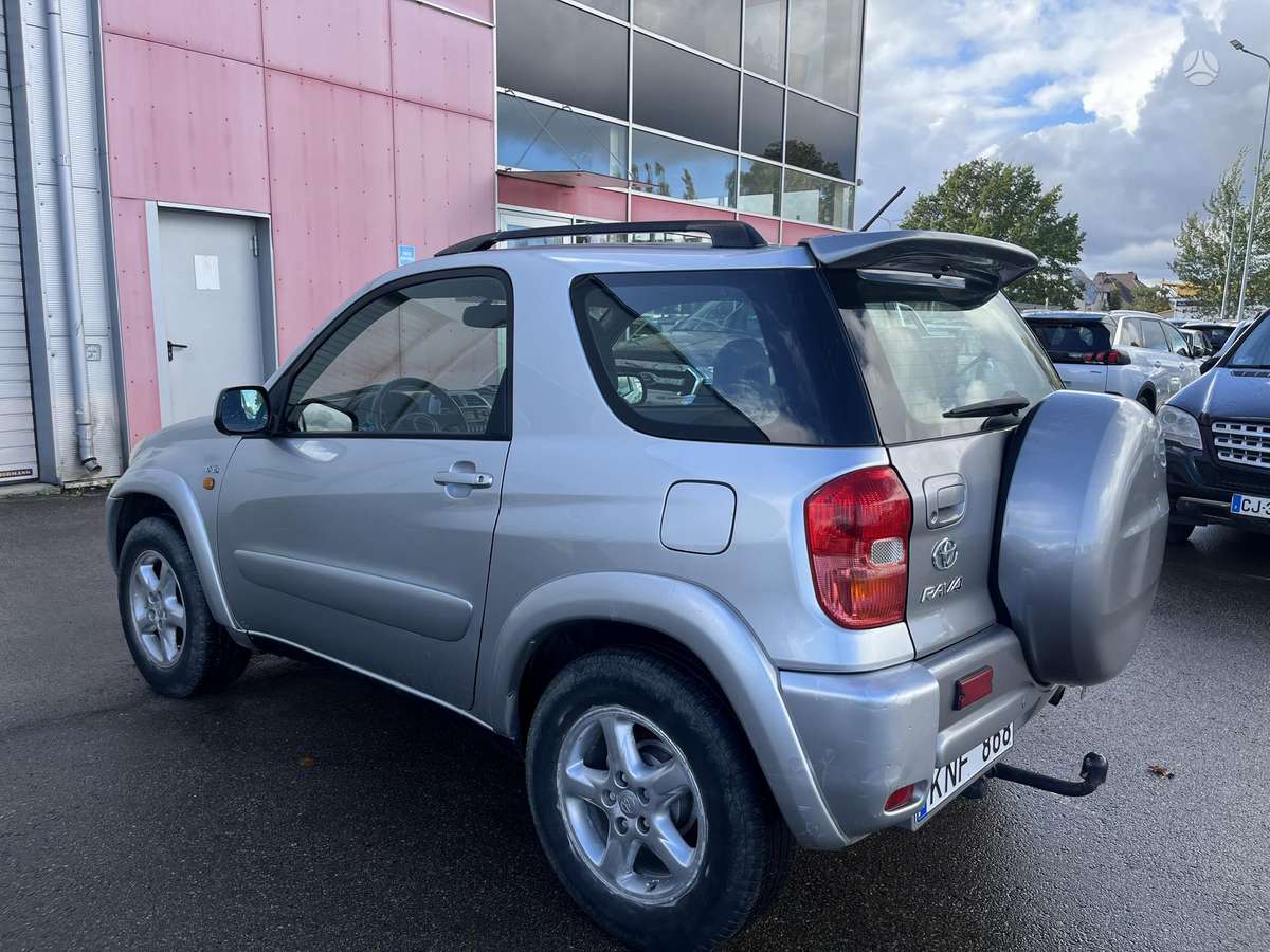 Toyota RAV4 - 6