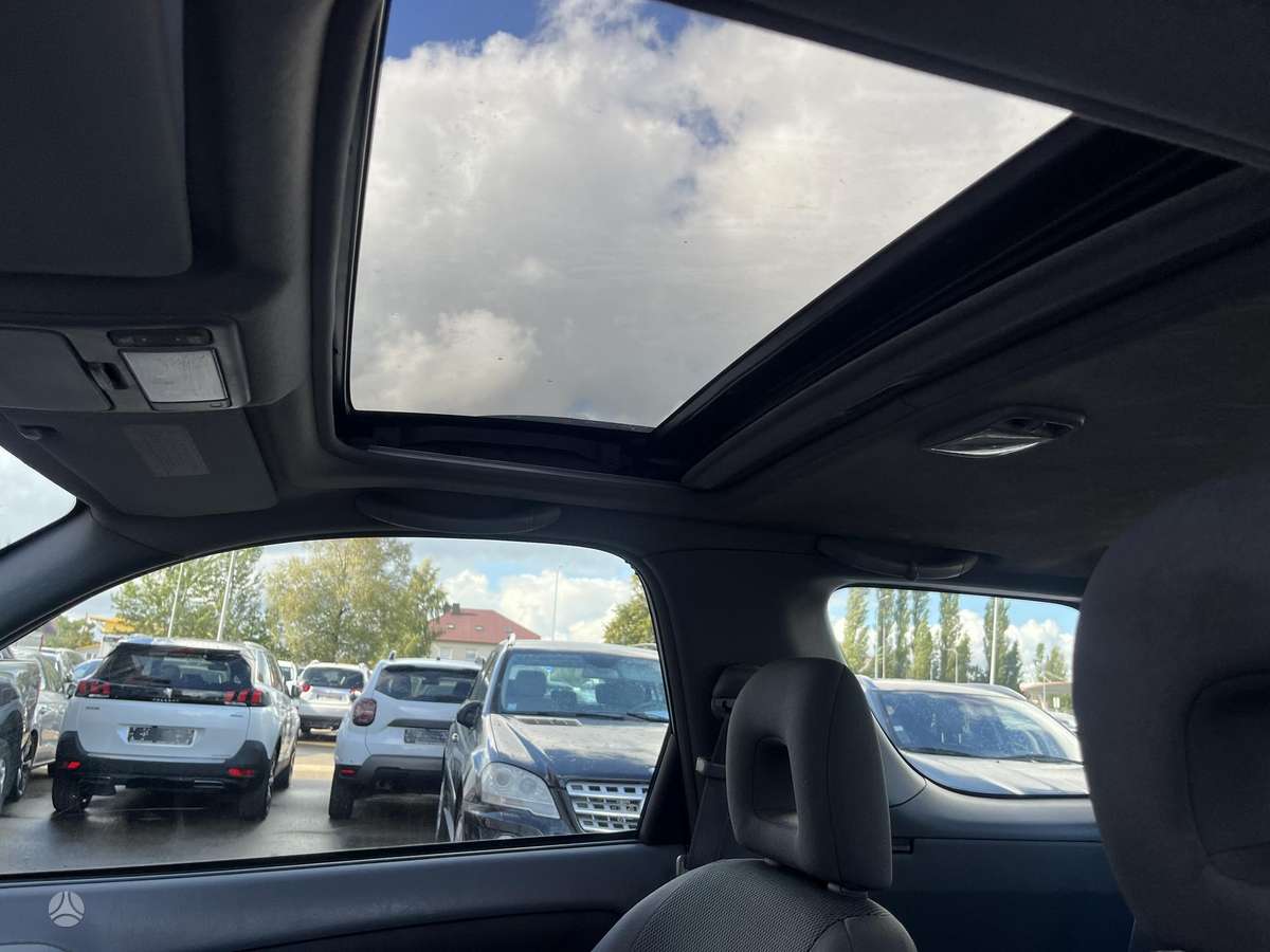 Toyota RAV4 - 8