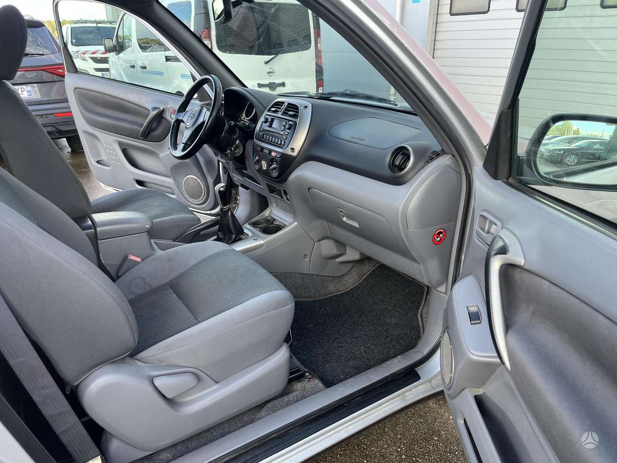 Toyota RAV4 - 12