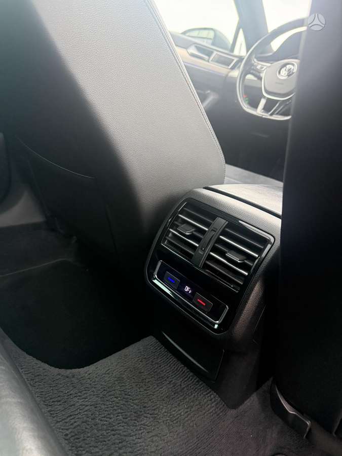 Volkswagen Passat - 11