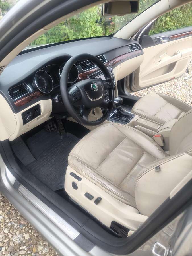 Skoda Superb, 2.0 l., wagon