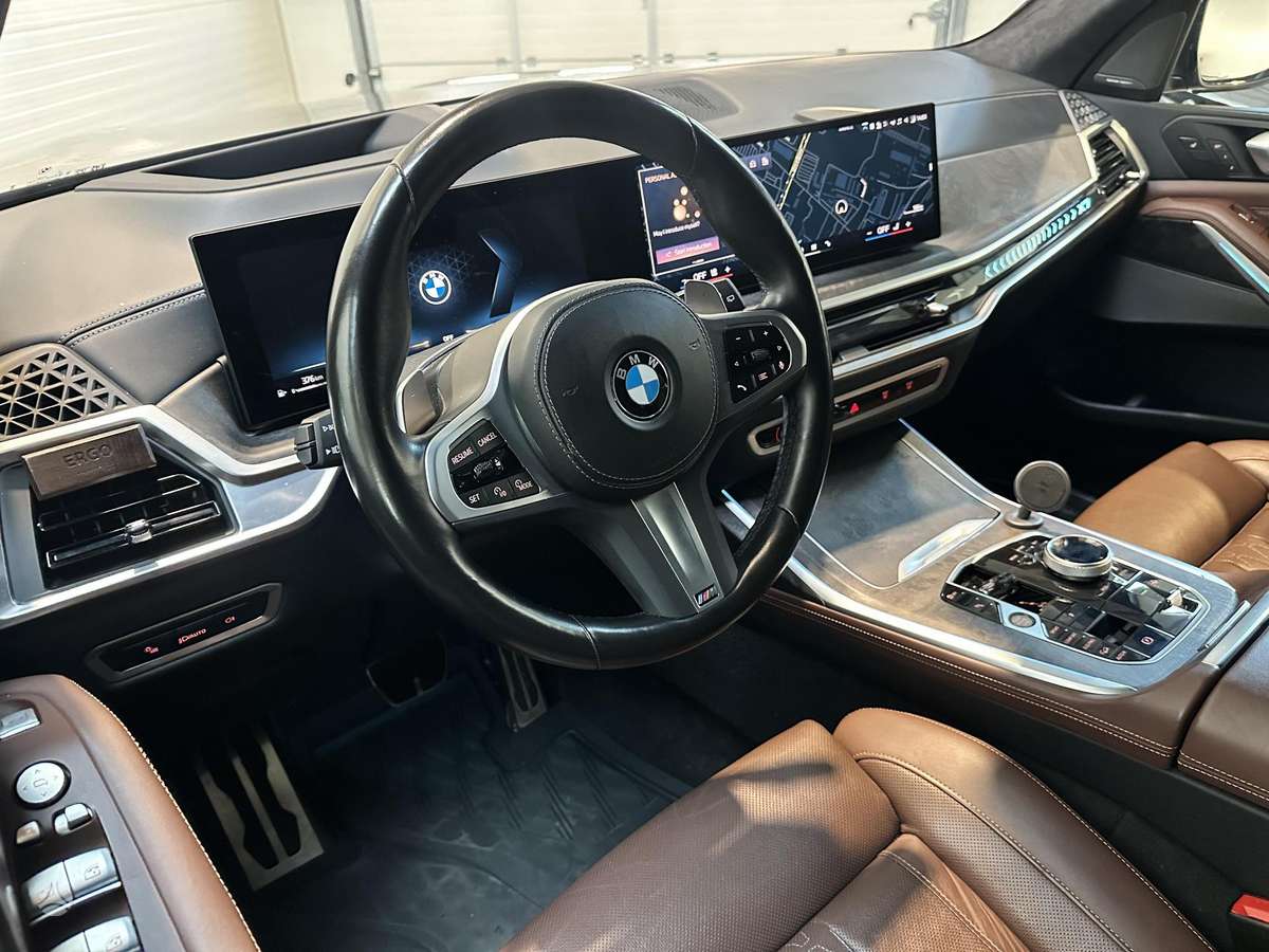 BMW X7 - 7