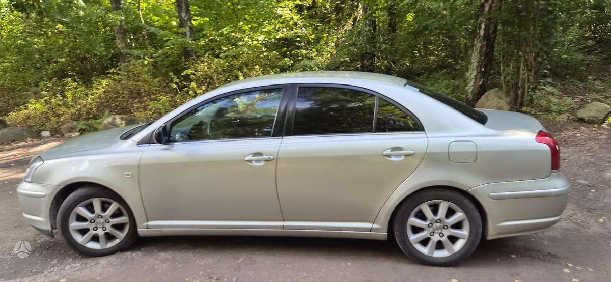 Toyota Avensis - 2