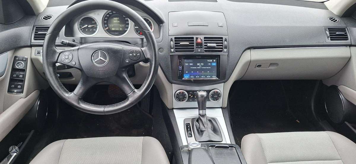 Mercedes-Benz C200 - 9