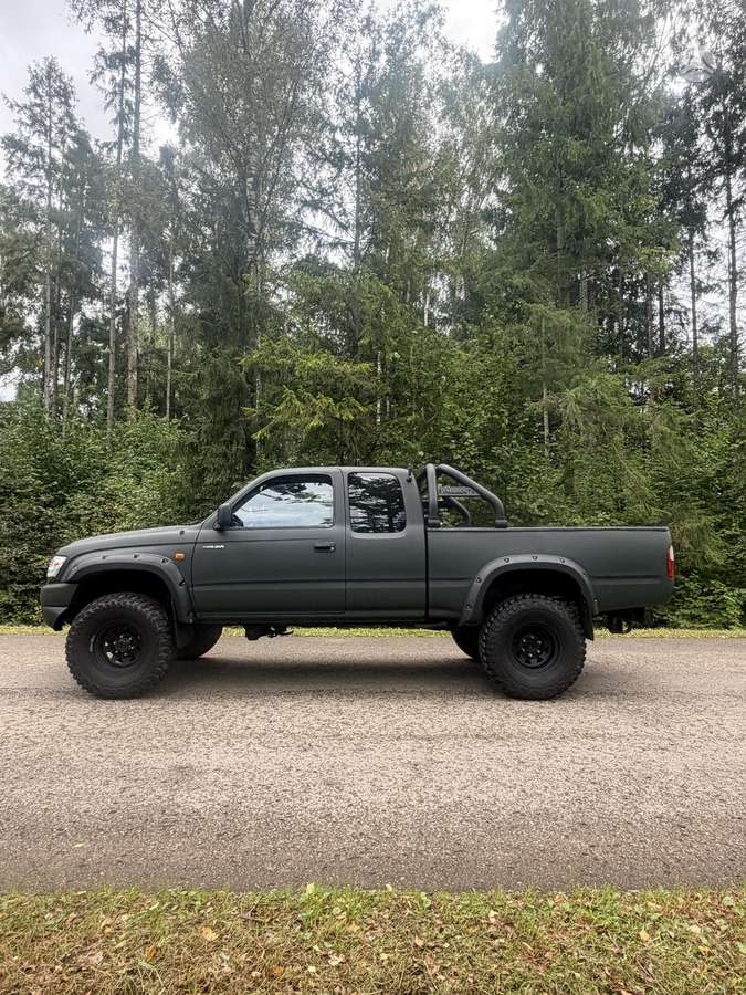 Toyota Hilux - 3