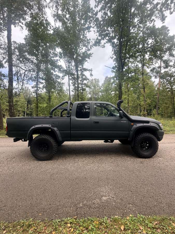Toyota Hilux - 4