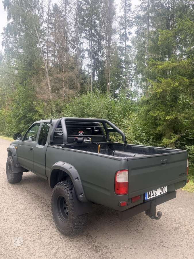 Toyota Hilux - 5