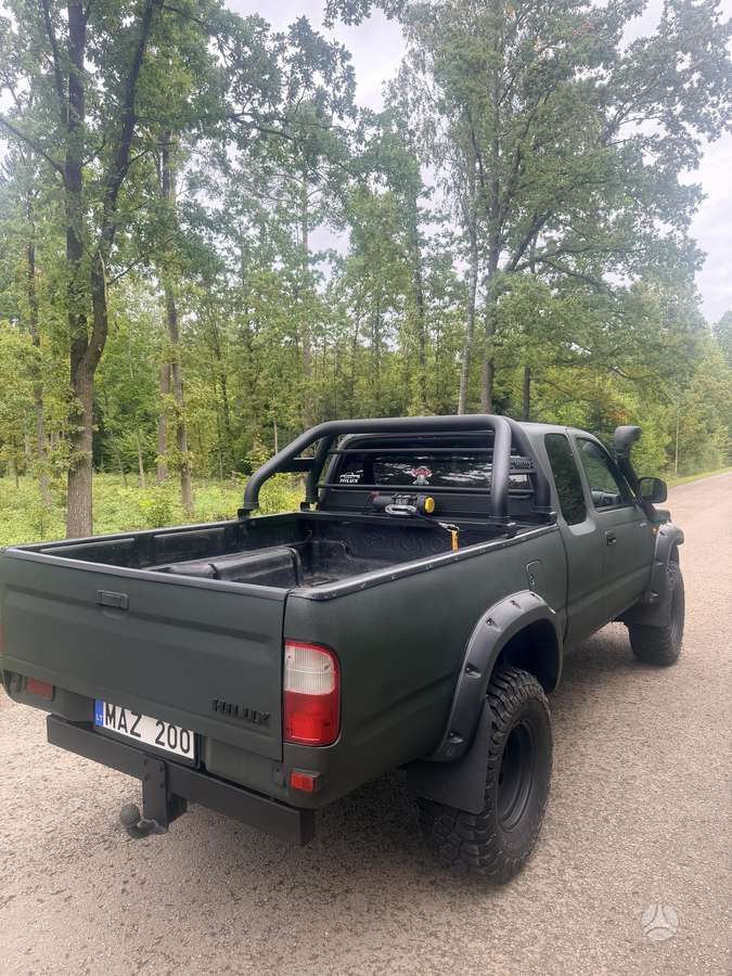 Toyota Hilux - 6