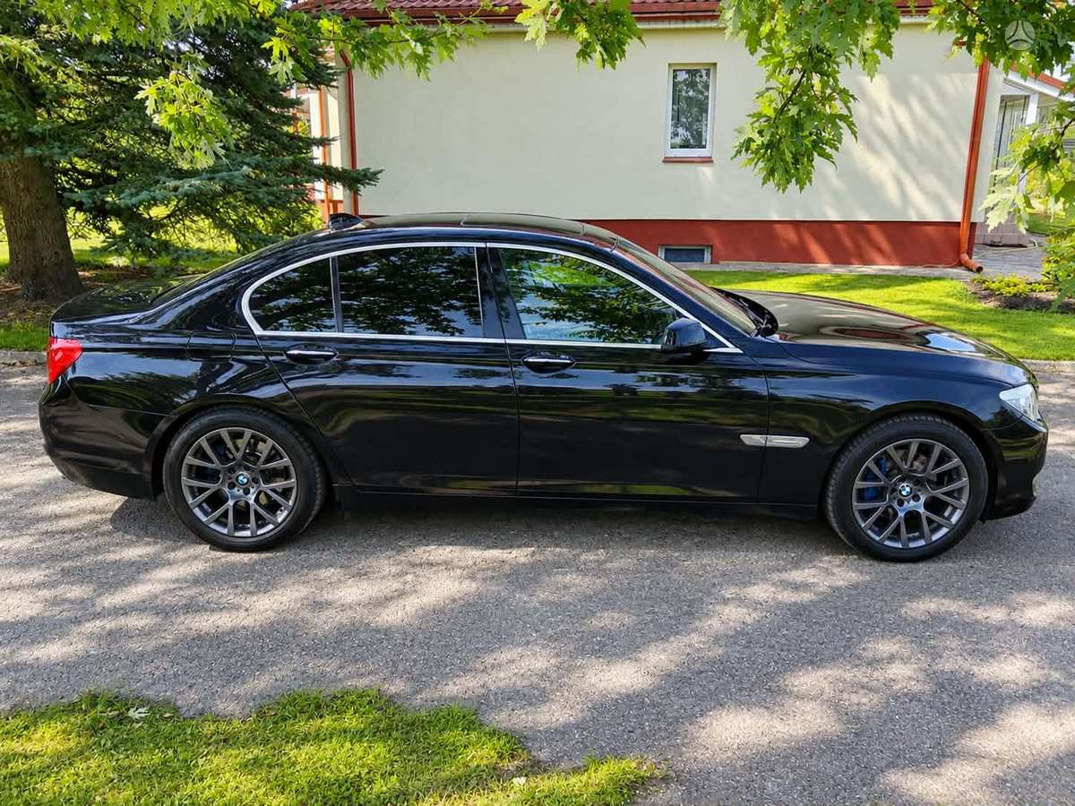 BMW 740 - 4