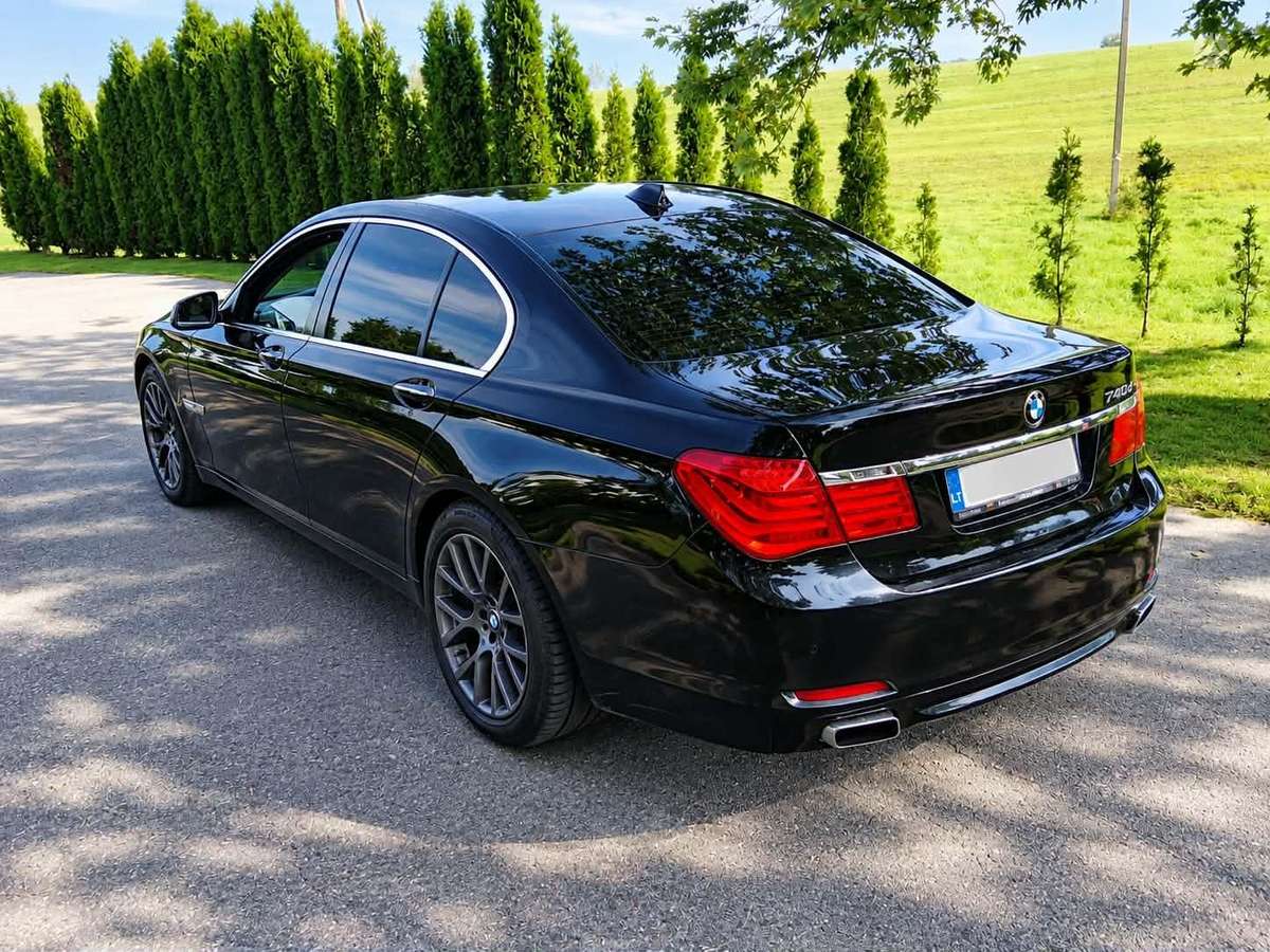 BMW 740 - 7