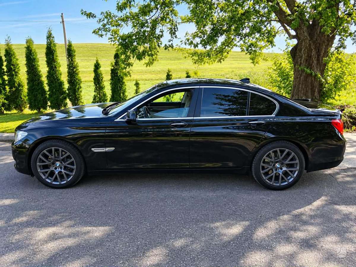 BMW 740 - 8