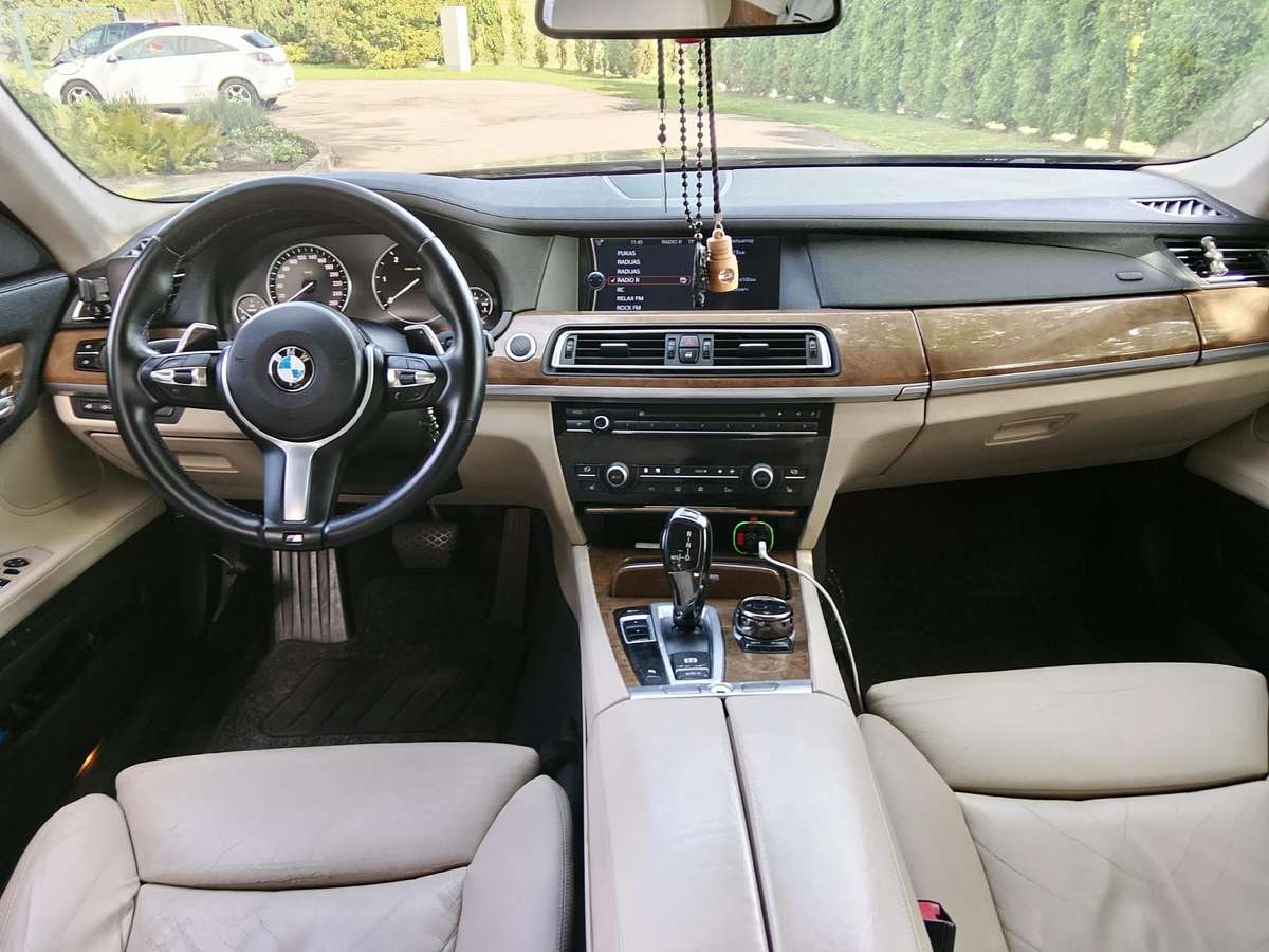 BMW 740 - 9