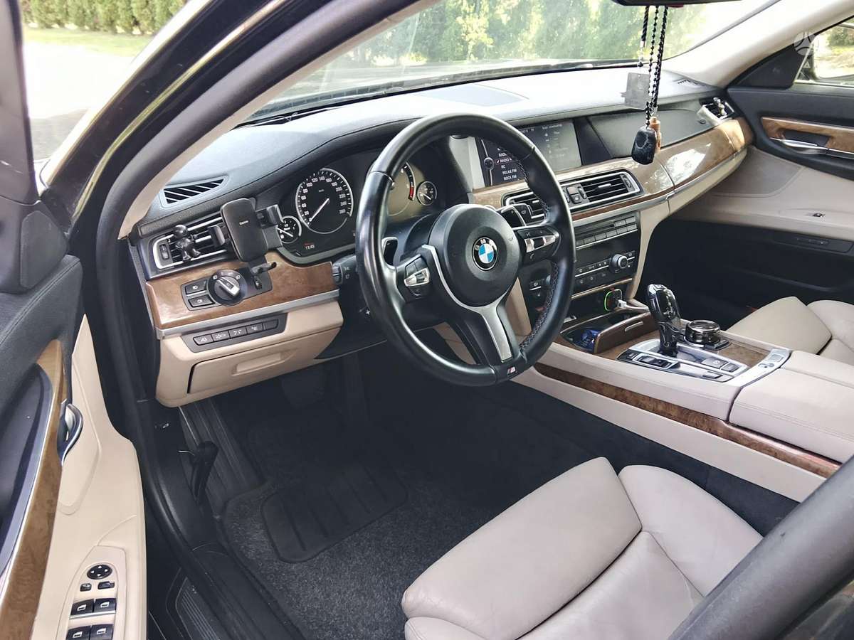 BMW 740 - 10