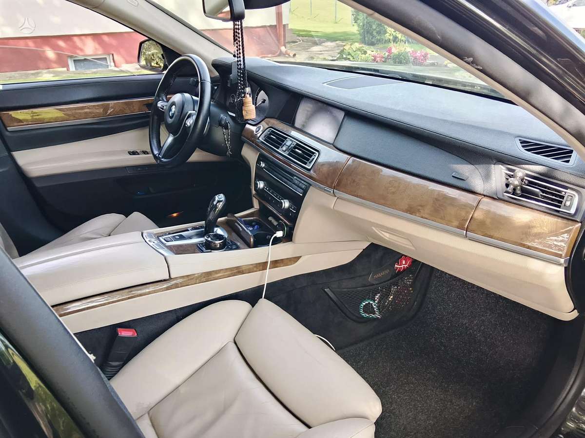 BMW 740 - 11