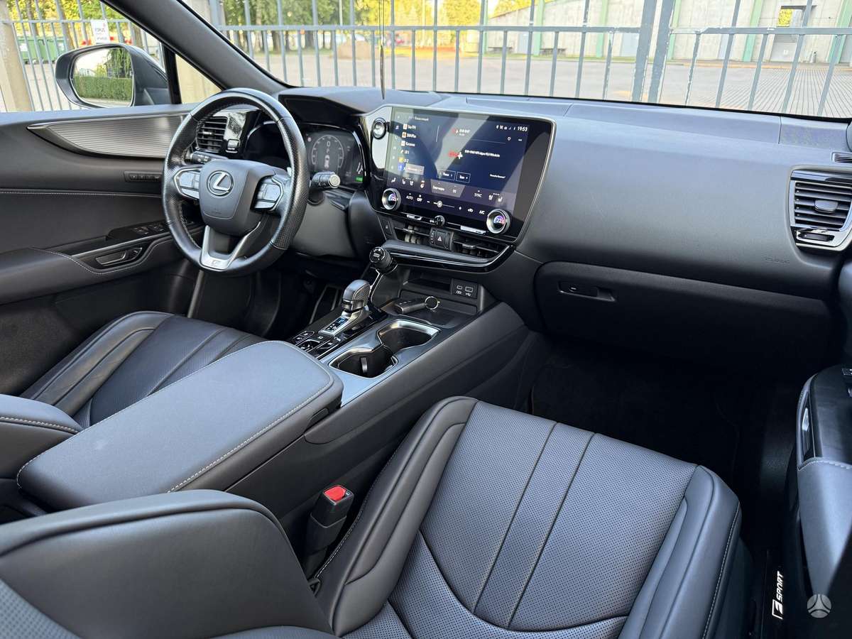 Lexus NX 350h - 11