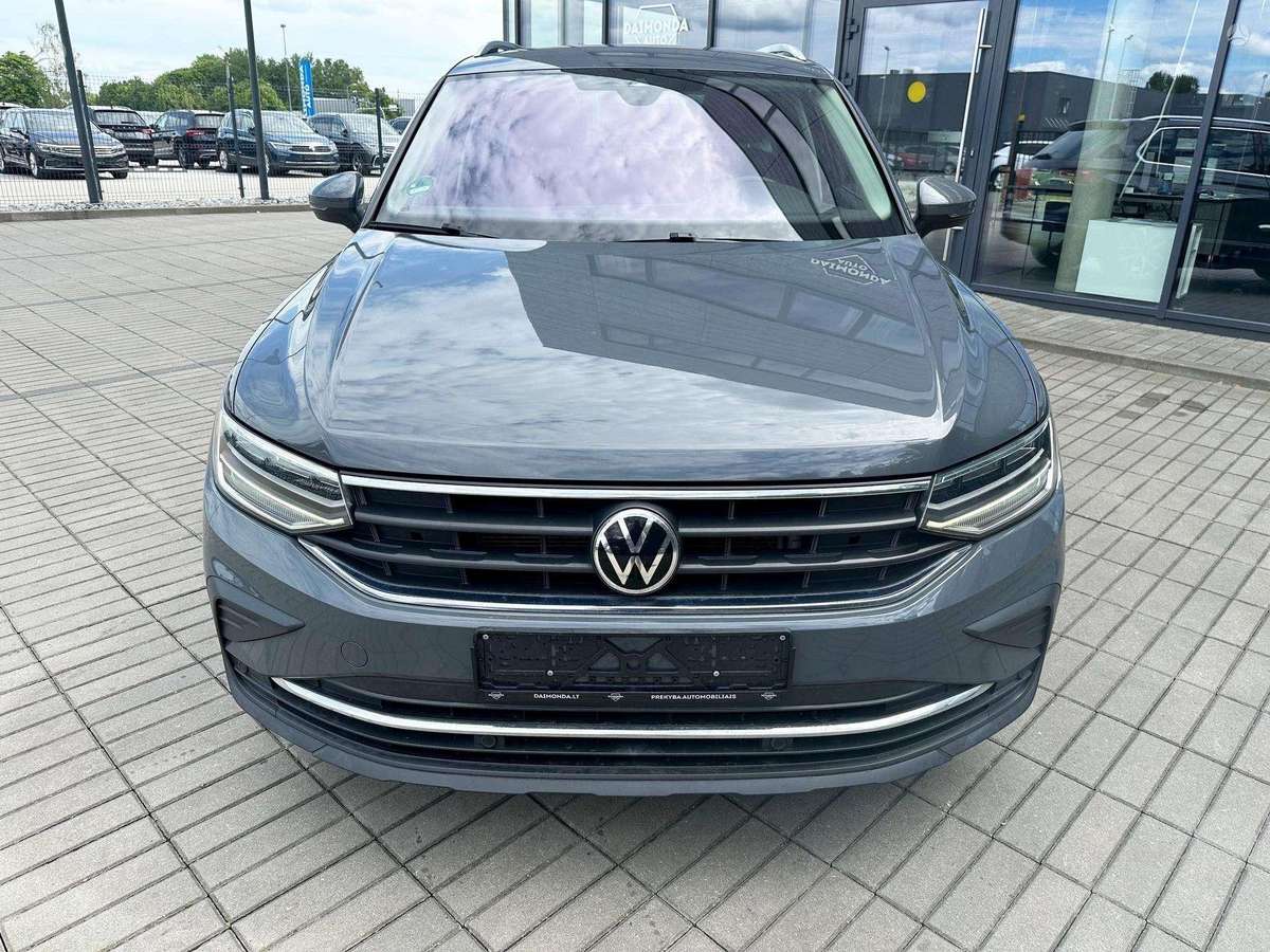 Volkswagen Tiguan - 2