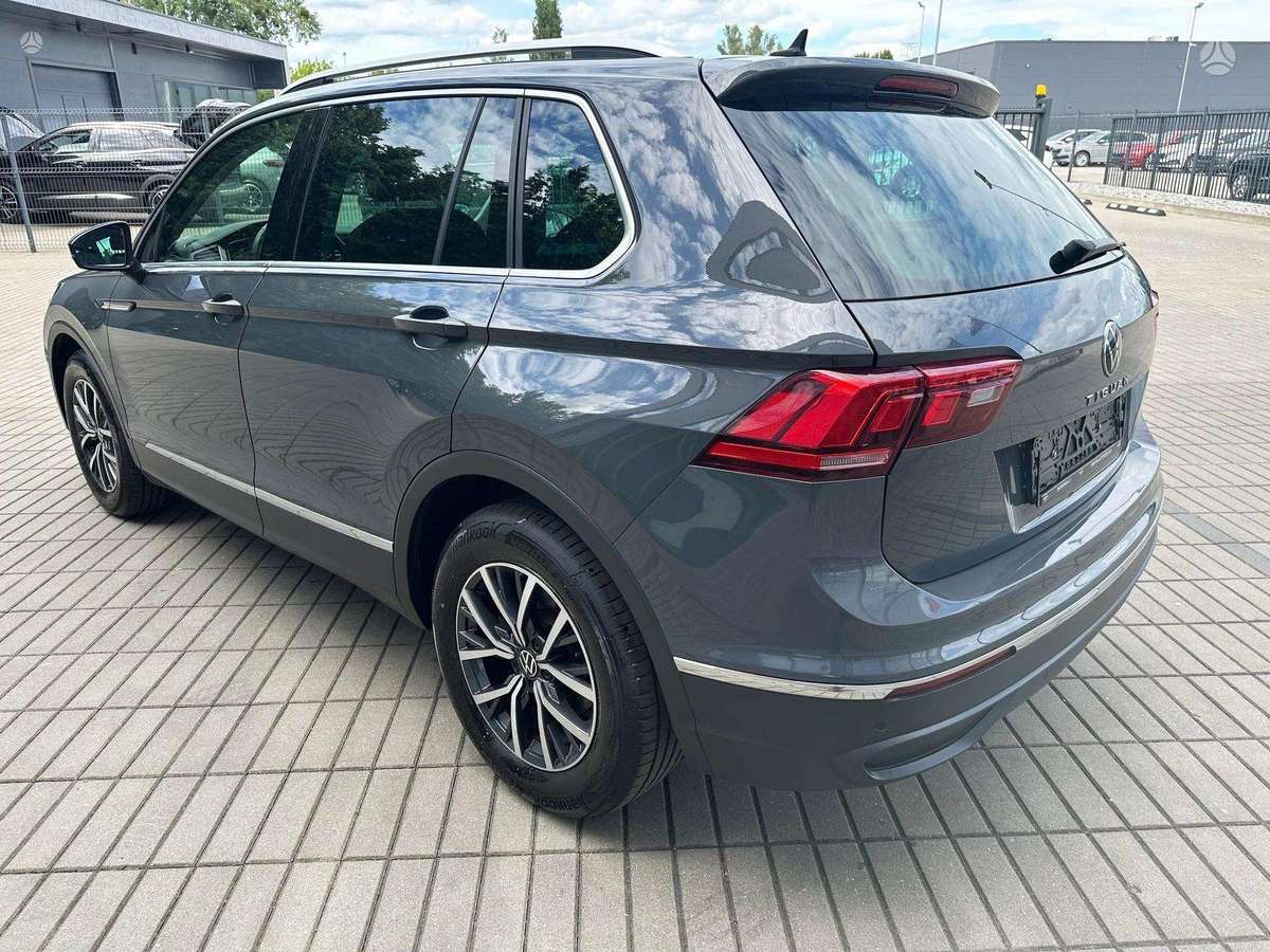 Volkswagen Tiguan - 4