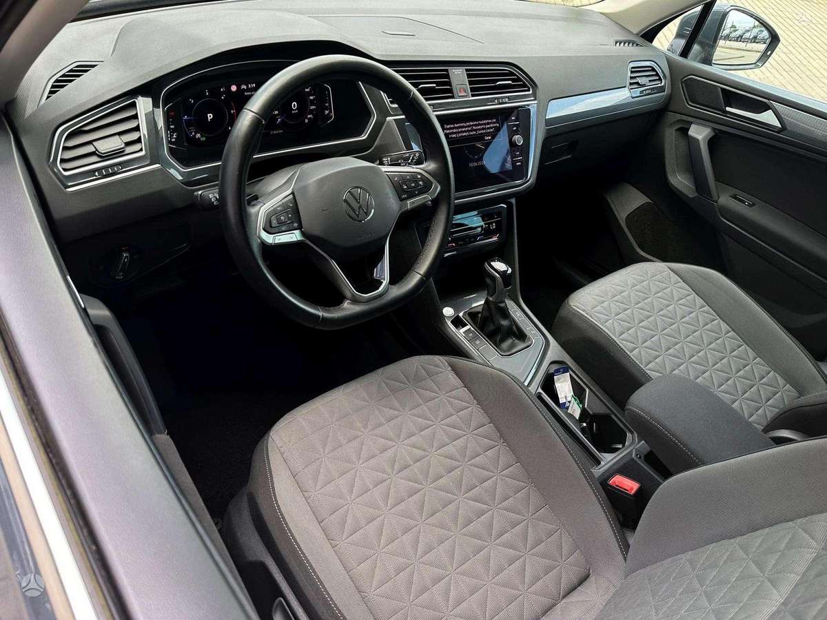 Volkswagen Tiguan - 8