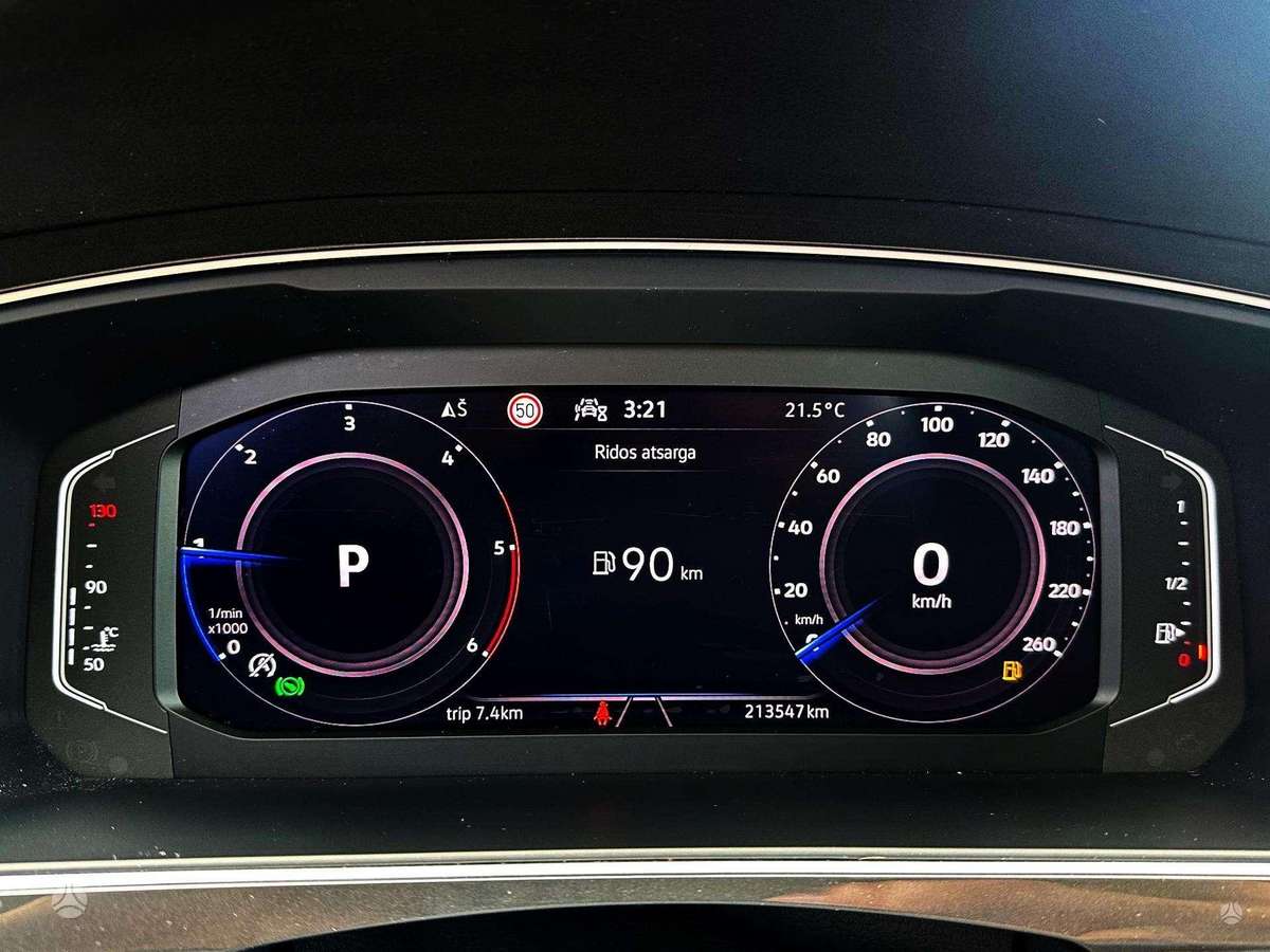 Volkswagen Tiguan - 11