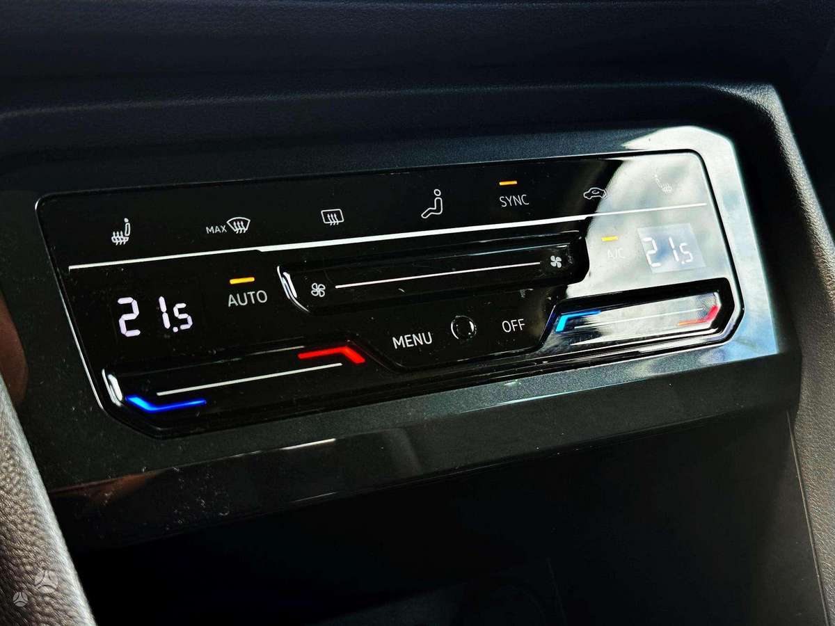 Volkswagen Tiguan - 12