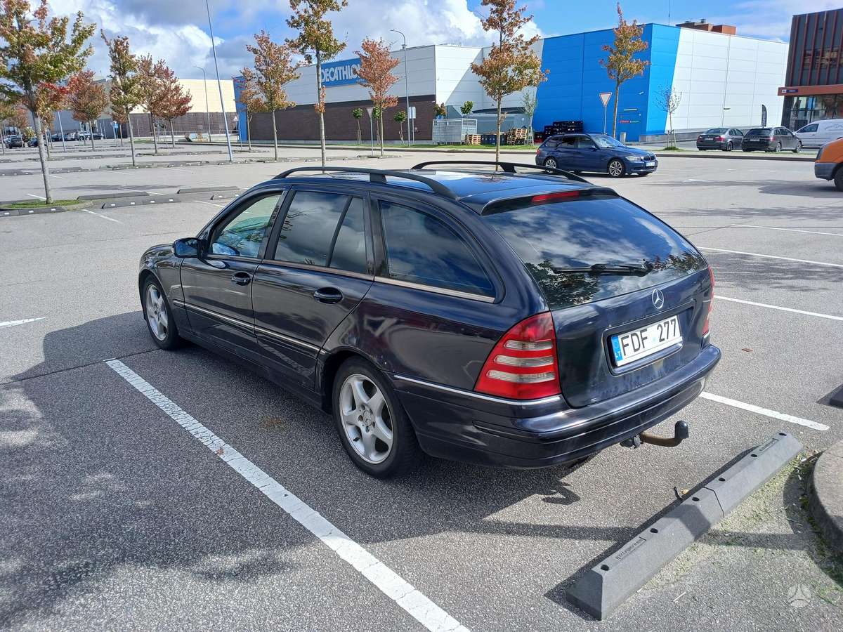 Mercedes-Benz 270 - 3