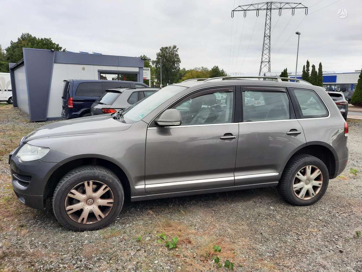 Volkswagen Touareg - 2
