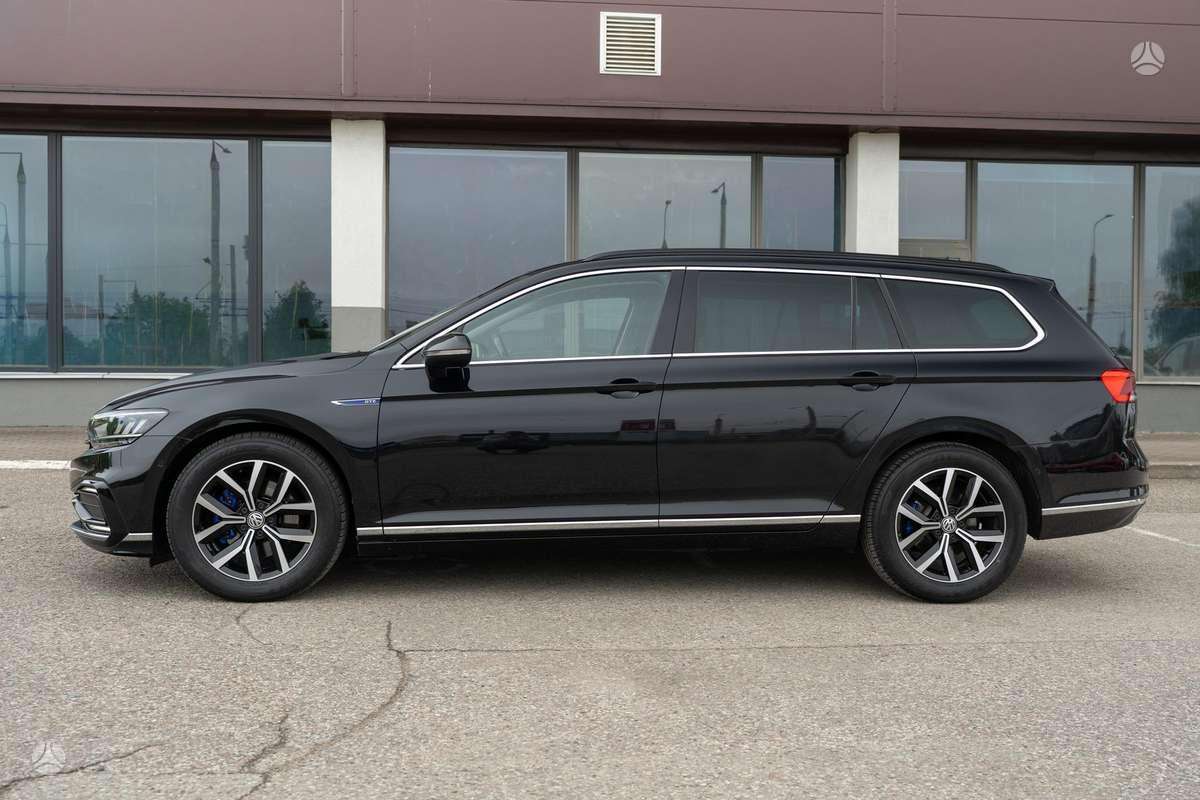 Volkswagen Passat - 2