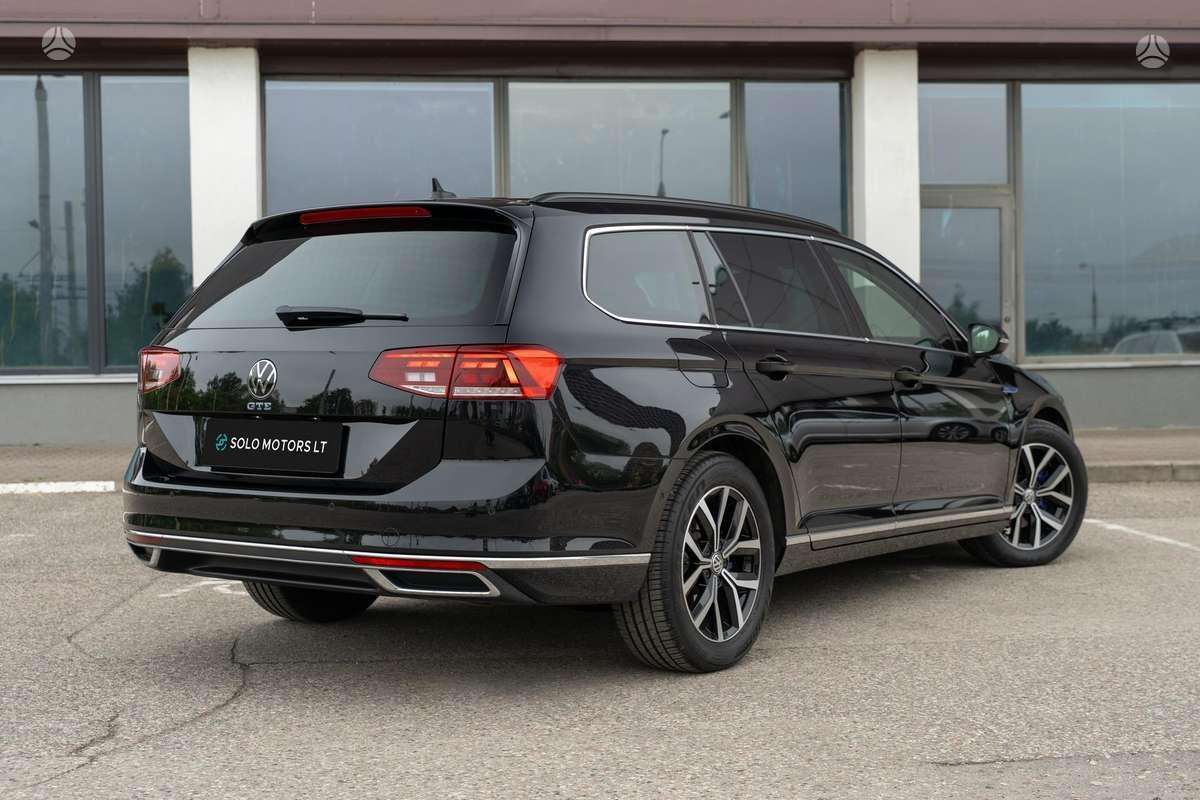 Volkswagen Passat - 4