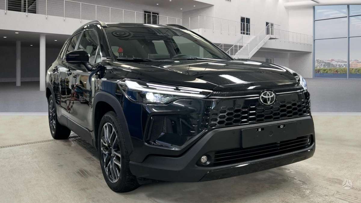 Toyota Corolla Cross - 1