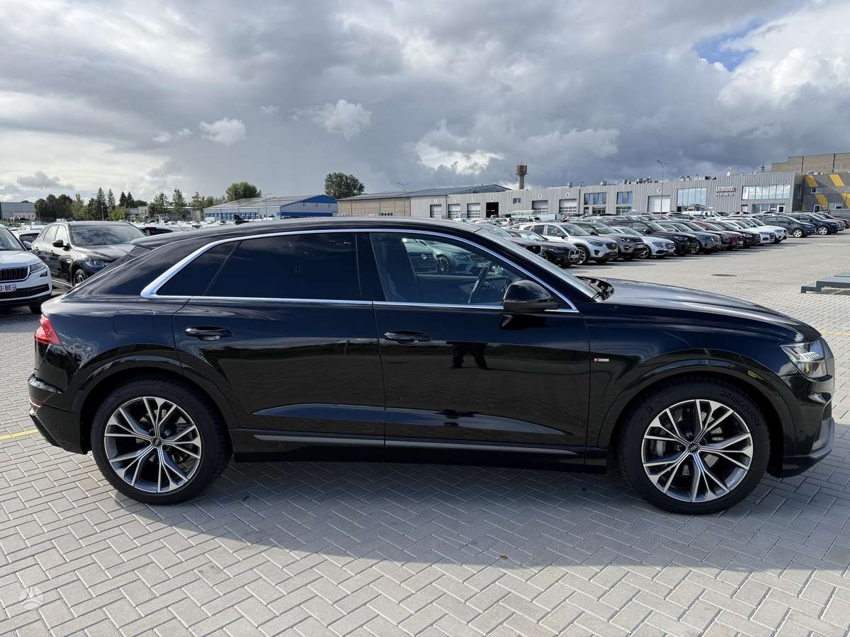 Audi Q8 - 10
