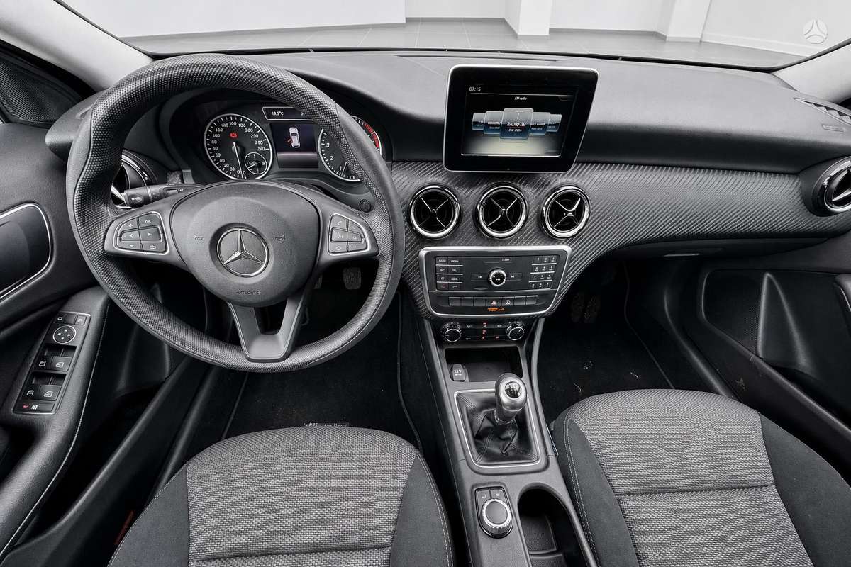 Mercedes-Benz GLA180 - 6