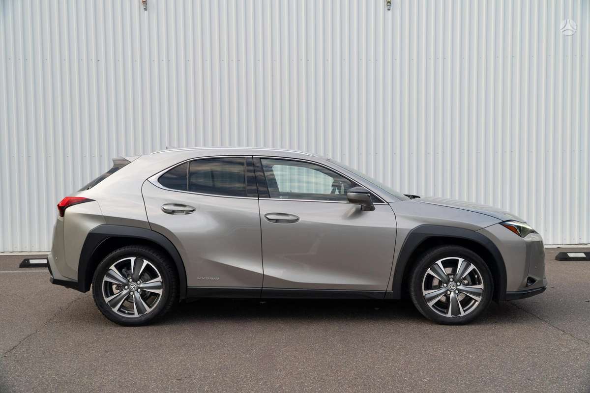 Lexus UX 250h - 5