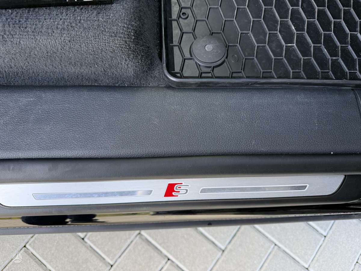 Audi Q8 - 12