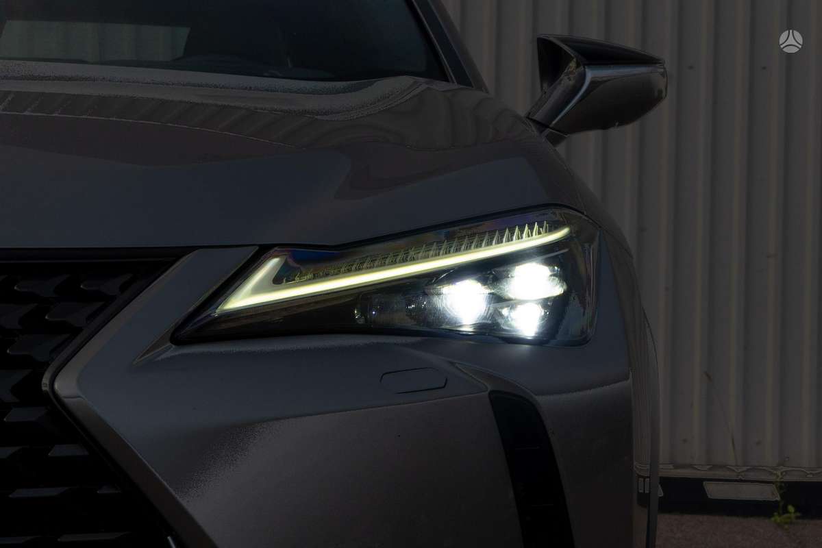 Lexus UX 250h - 2