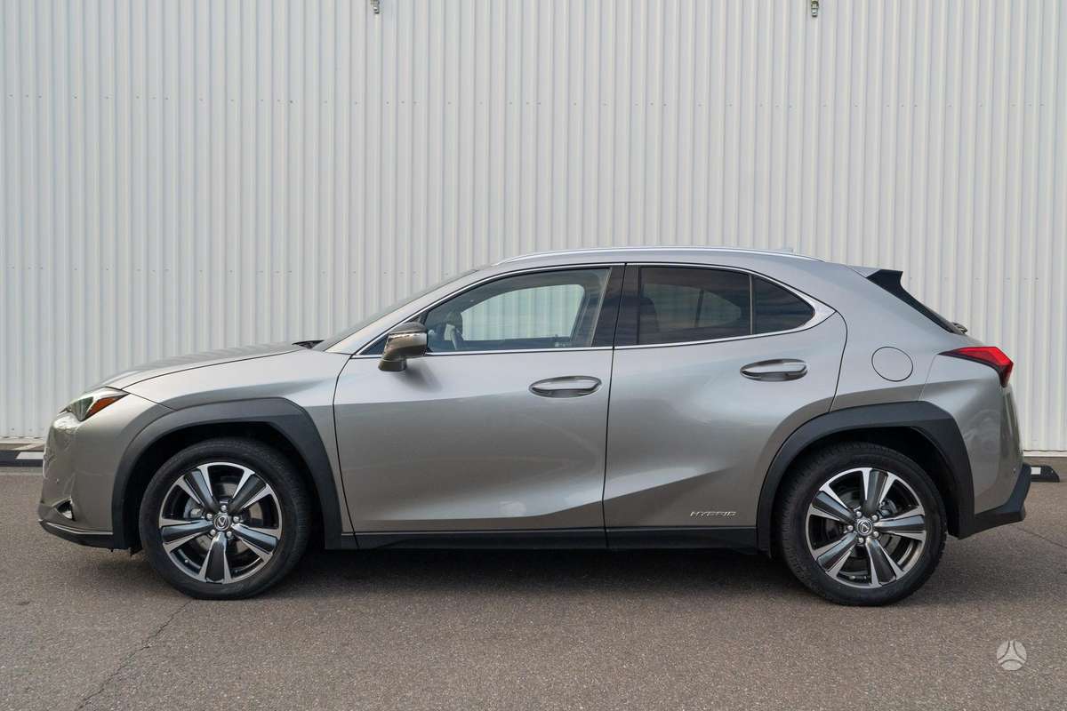 Lexus UX 250h - 6