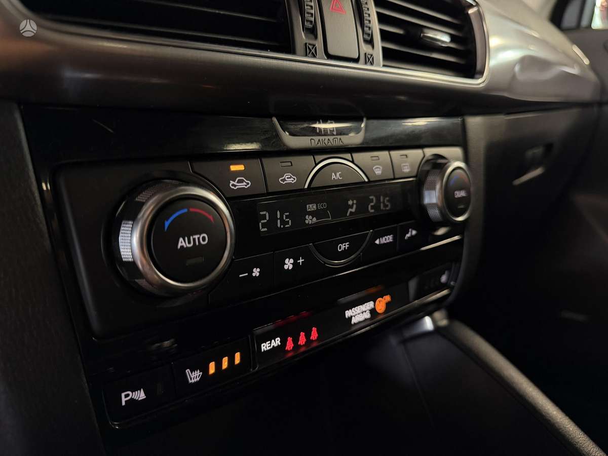 Mazda CX-5, 2.2 l., off-road / crossover