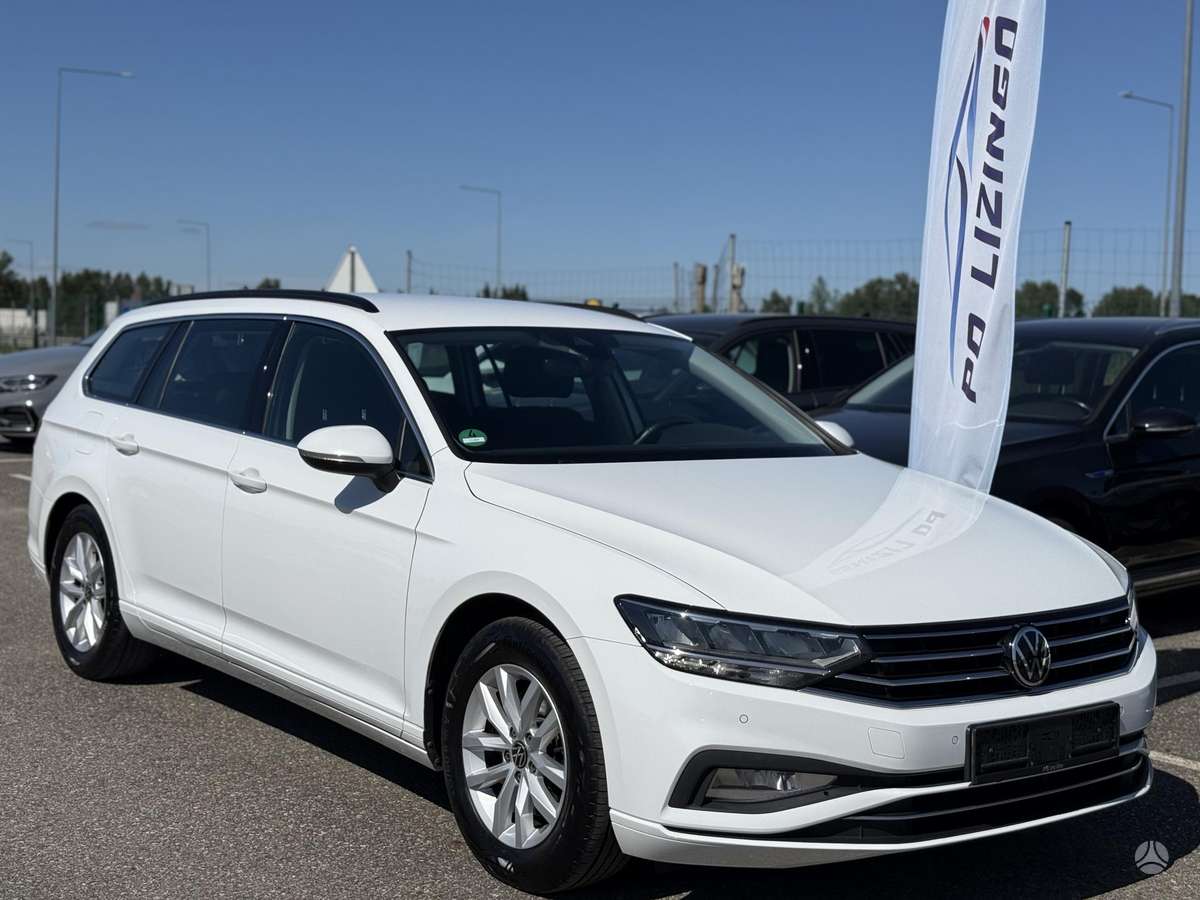 Volkswagen Passat - 1