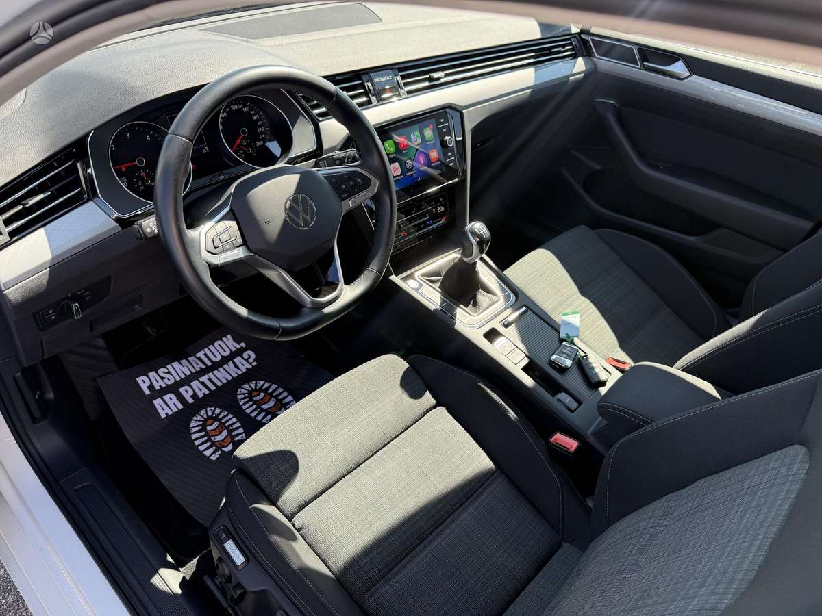 Volkswagen Passat - 11