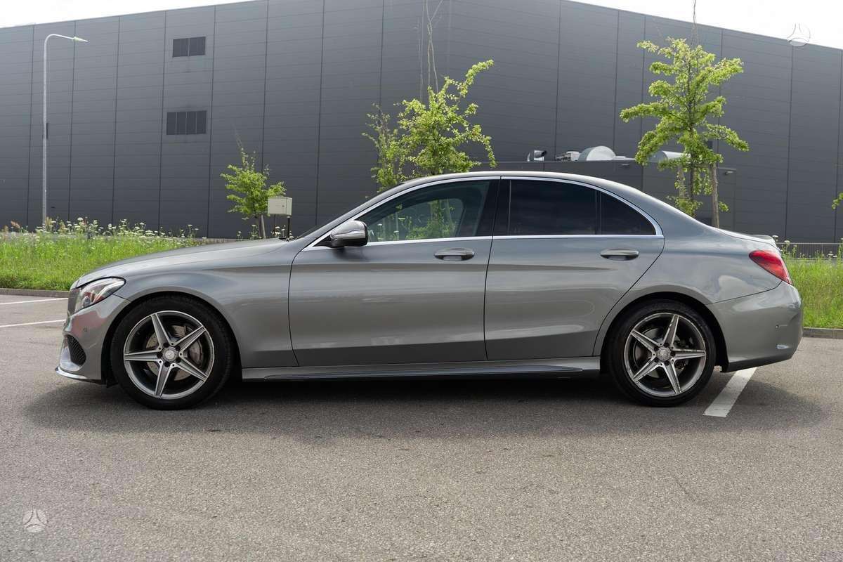 Mercedes-Benz C200 - 3