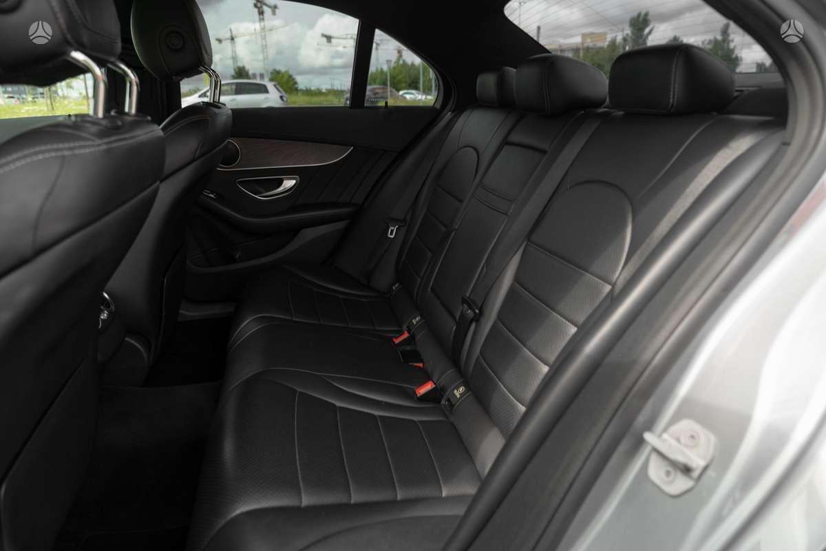 Mercedes-Benz C200 - 10