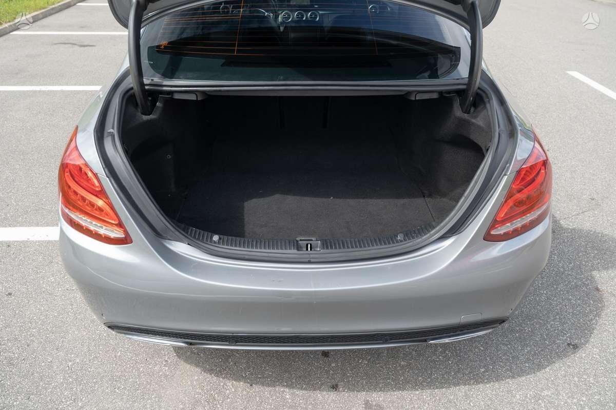 Mercedes-Benz C200 - 11