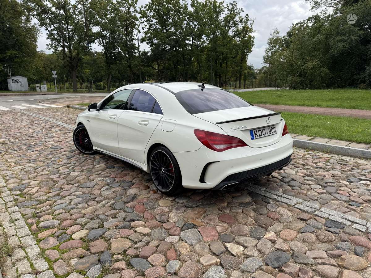 Mercedes-Benz CLA45 AMG - 2