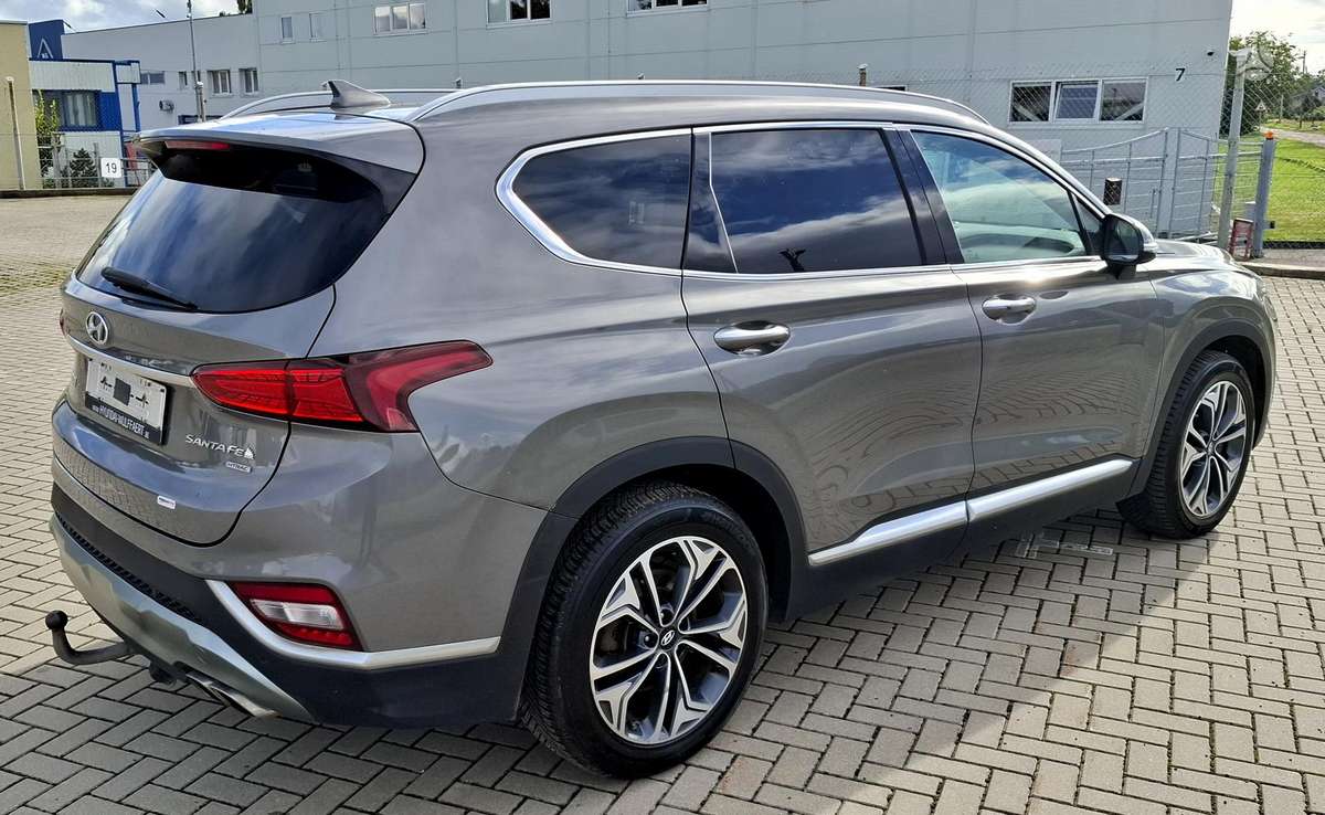 Hyundai Santa Fe - 3