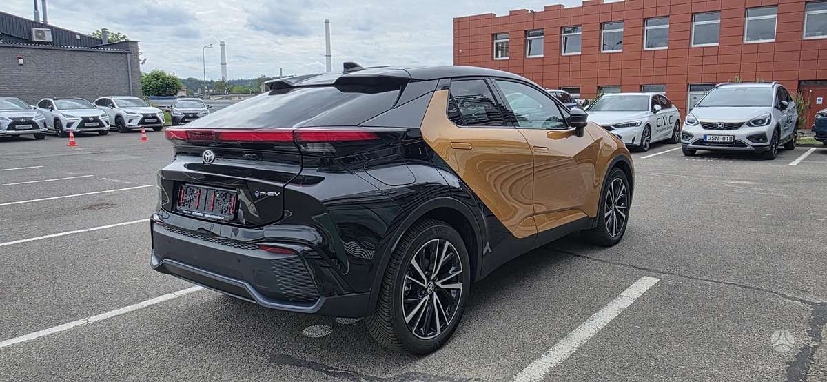 Toyota C-HR - 4