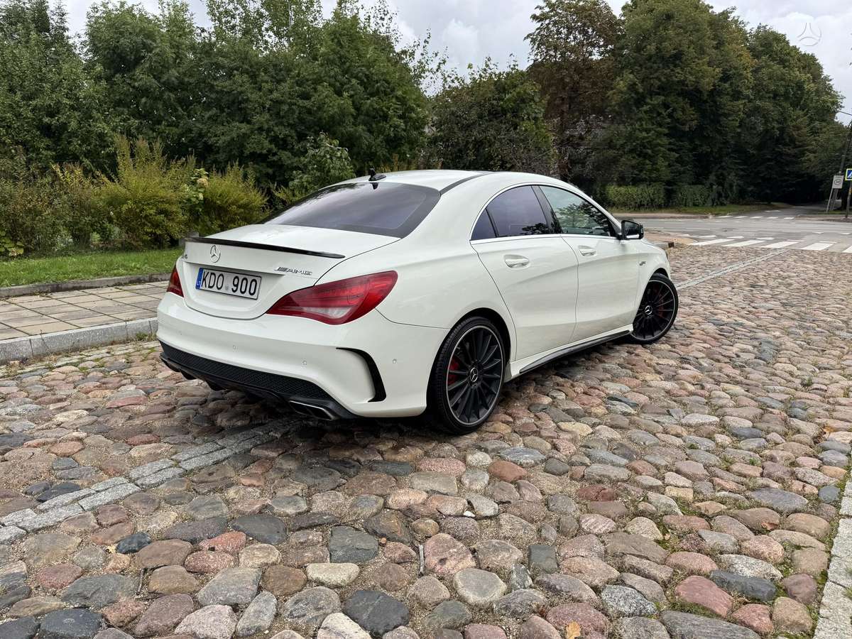 Mercedes-Benz CLA45 AMG - 4
